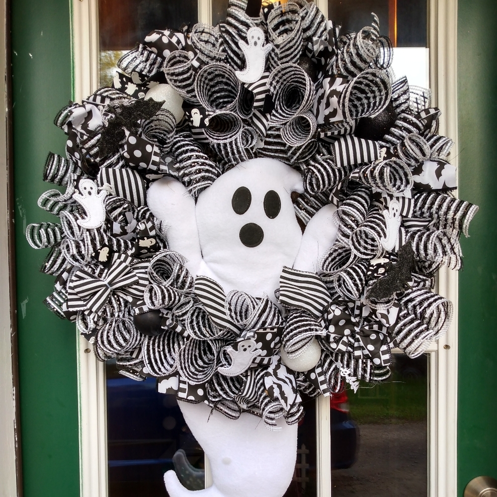 Ghost wreath